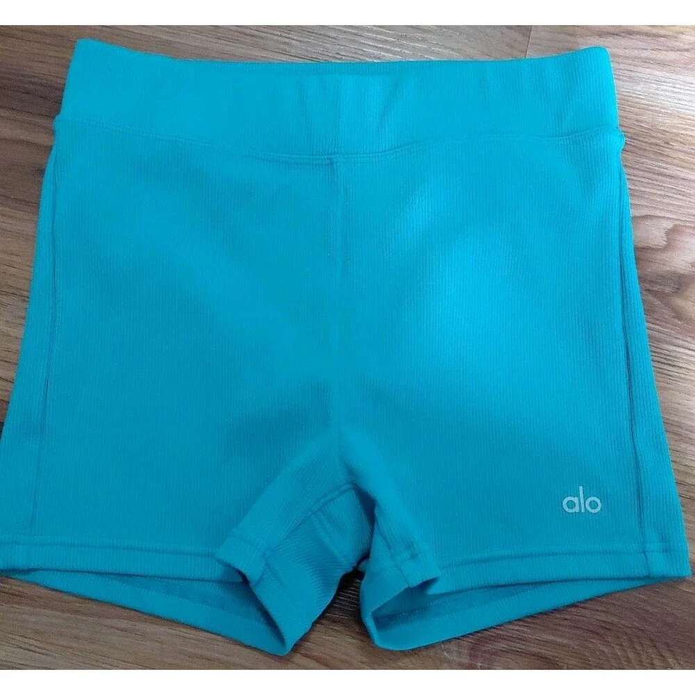 Alo yoga Goddess biker shorts Blue perfect for a summer day 25